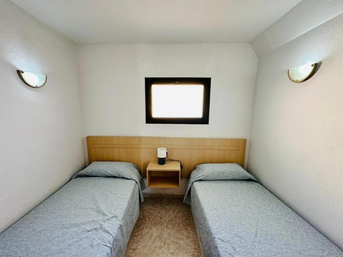 Ocean Front Cozy 2 Bedroom, 3 Beds Spacious- Netflix, Pool, Beach Lift & Fast Wifi Πλάγια ντελ Ινγκλές Δωμάτιο φωτογραφία